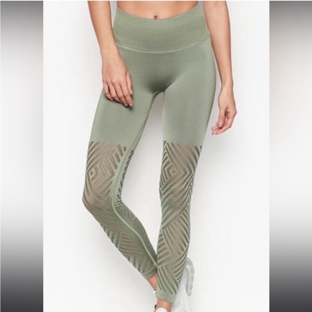 ⚠️LAST CHANCE⚠️Green Flattering Mesh leggings